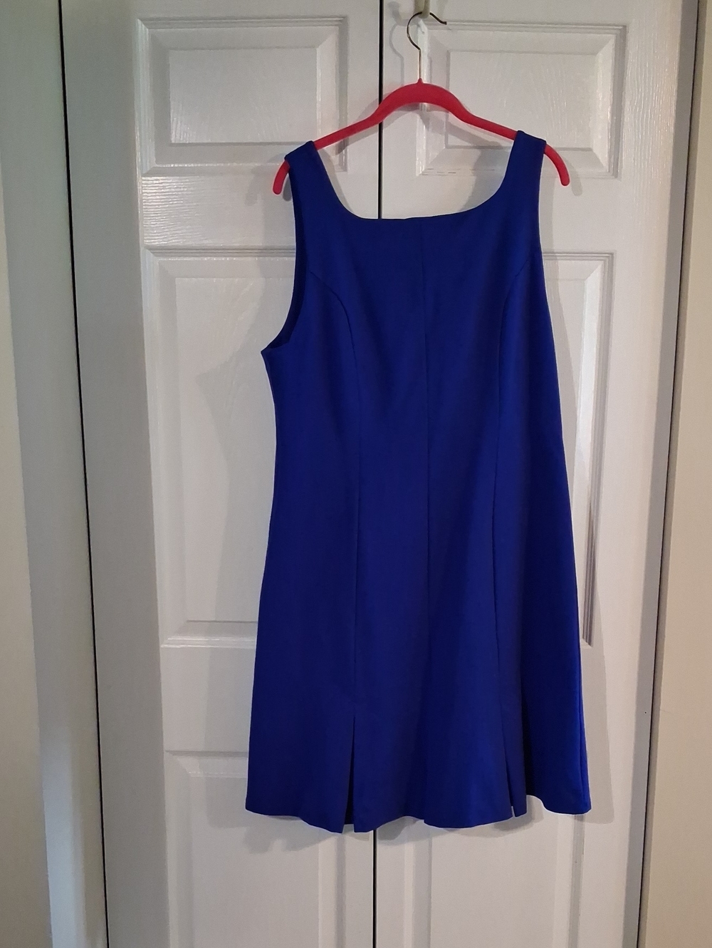 Classic Sleeveless Blue Shift Dress